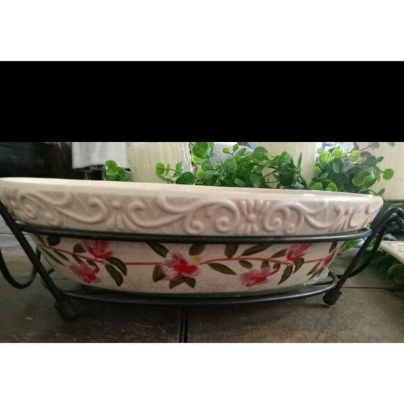 Temp Tations Magnolia Pattern 4pc Set -1.5qt Bsker, Rack, Trivet & 10x14 platter - Picture 9 of 12